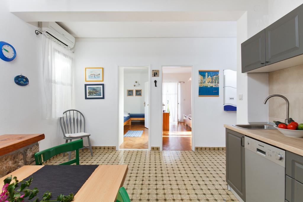 Apartment Dubica ฮวาร์ ภายนอก รูปภาพ