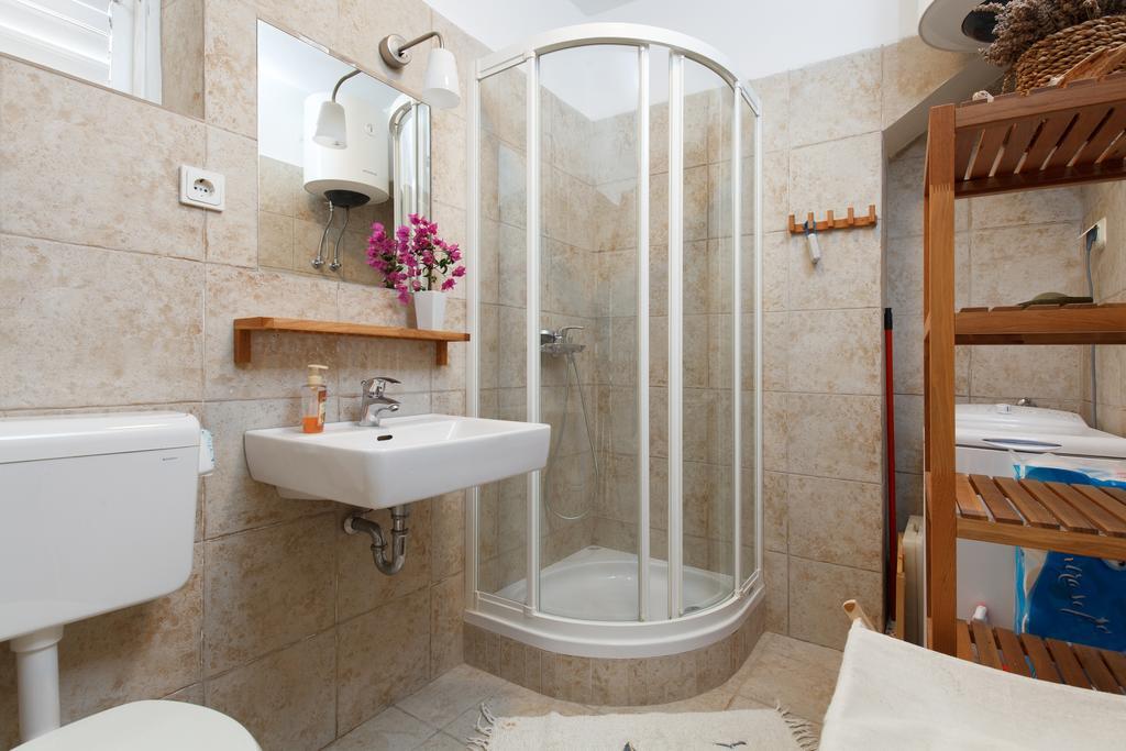 Apartment Dubica ฮวาร์ ภายนอก รูปภาพ